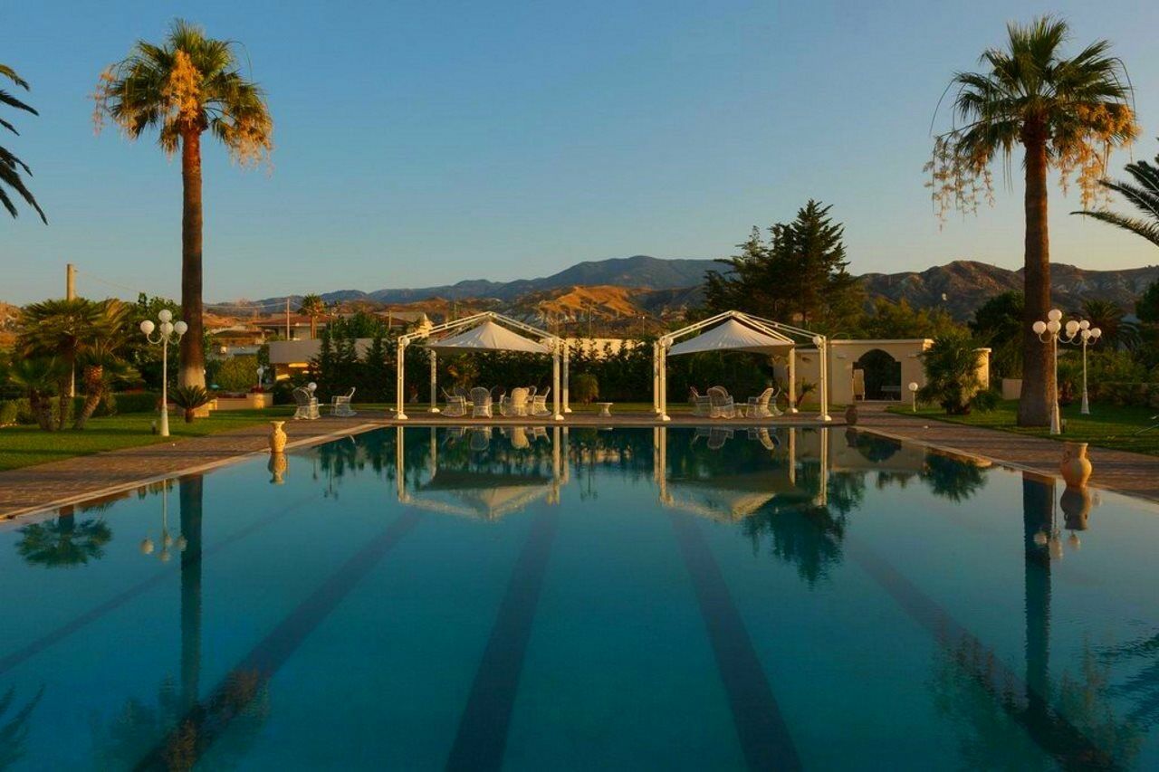 Club Hotel Kennedy Roccella Ionica Exterior foto